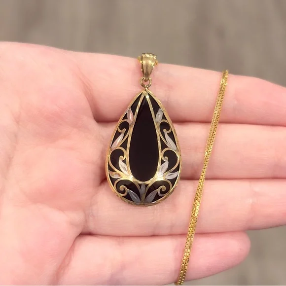 Vintage 10K Filigree Onyx Pendant: Black Hills Style Diamond Cut Large Teardrop - Picture 4 of 10